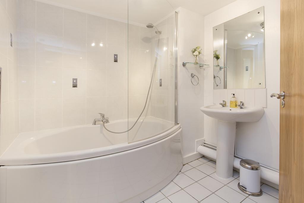 Raleigh Square - 2Br Ground-Floor Apartment In Nottingham Bagian luar foto